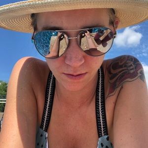 Meet your Posher, Amanda